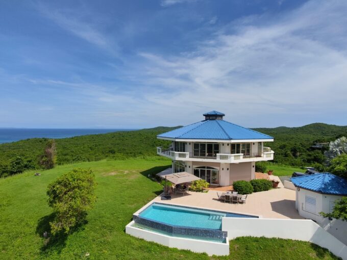 Brisas de Jazmín: Where moonlight and jasmine meet the Caribbean horizon
